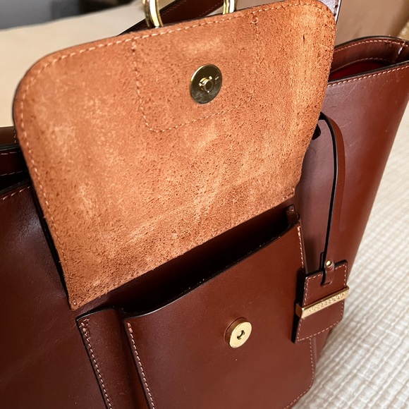 Large Brown Leather Tote Bag w/ gorgeous red inner lining. - Picture 4 of 7